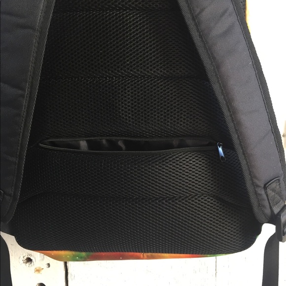 Linive Backpack - Picture 7 of 7